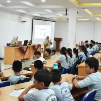 Kegiatan Outdoor Study Kelas VI Ke Universitas Abdurrab Pekanbaru